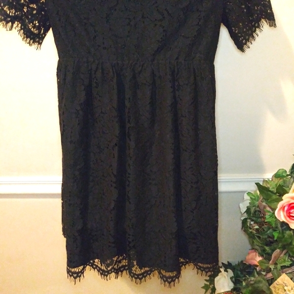 GAP Black Floral Lace Special Occasion Maternity Dress - Picture 9 of 13